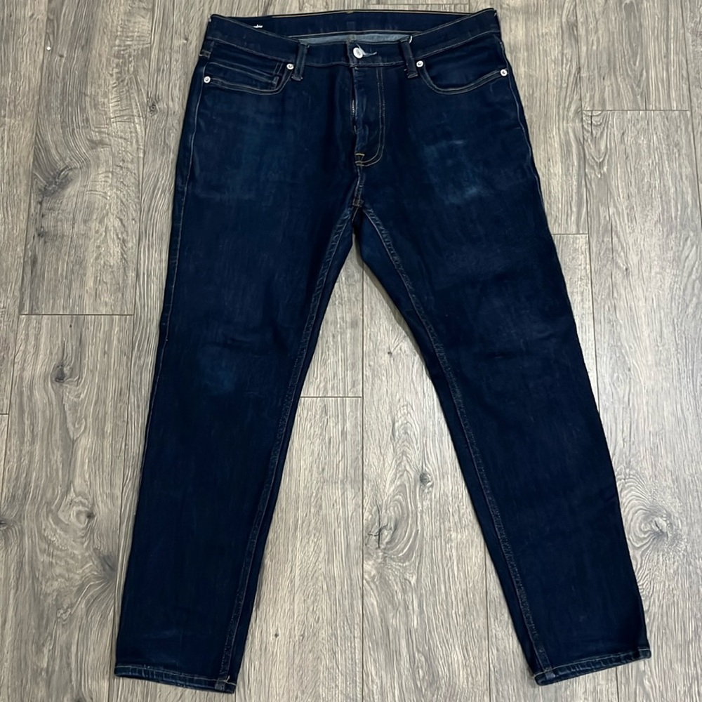 A&F skinny stretch taper jeans. Men’s 33x30
